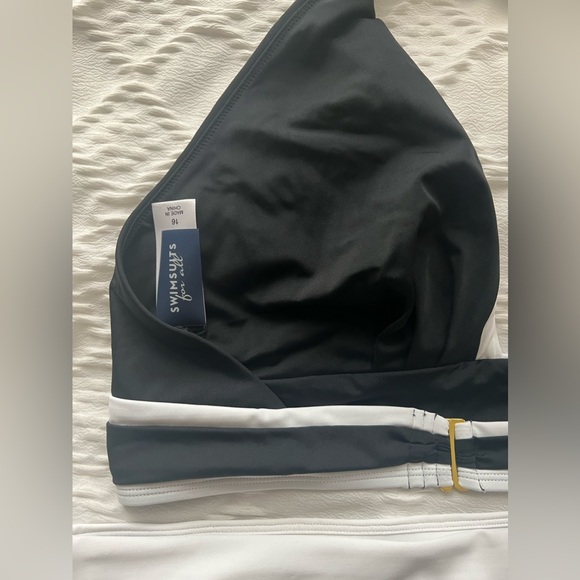 NWOT 2 piece swimsuit - Picture 8 of 8